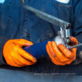 Reparatur von Garage schweren Autos verwenden mechanische mechanische Handschuhe